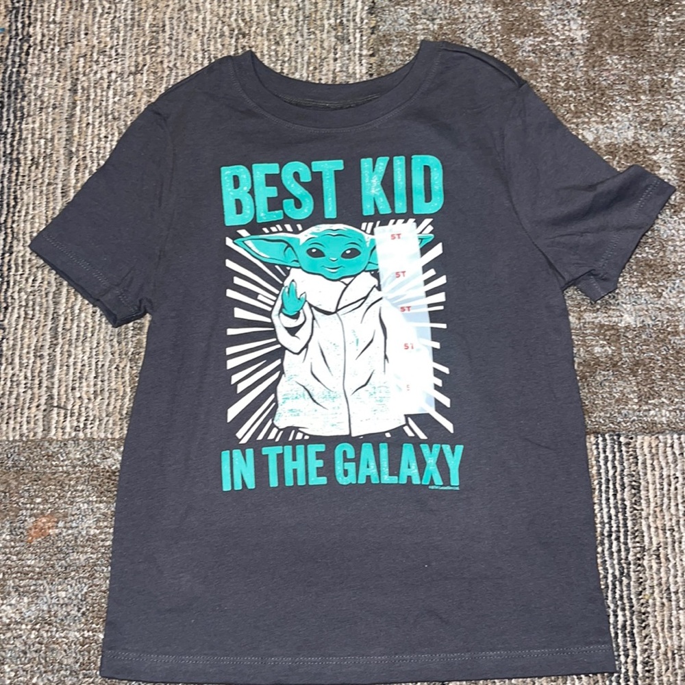 Old Navy Toddler Boys Tee. Size 5T